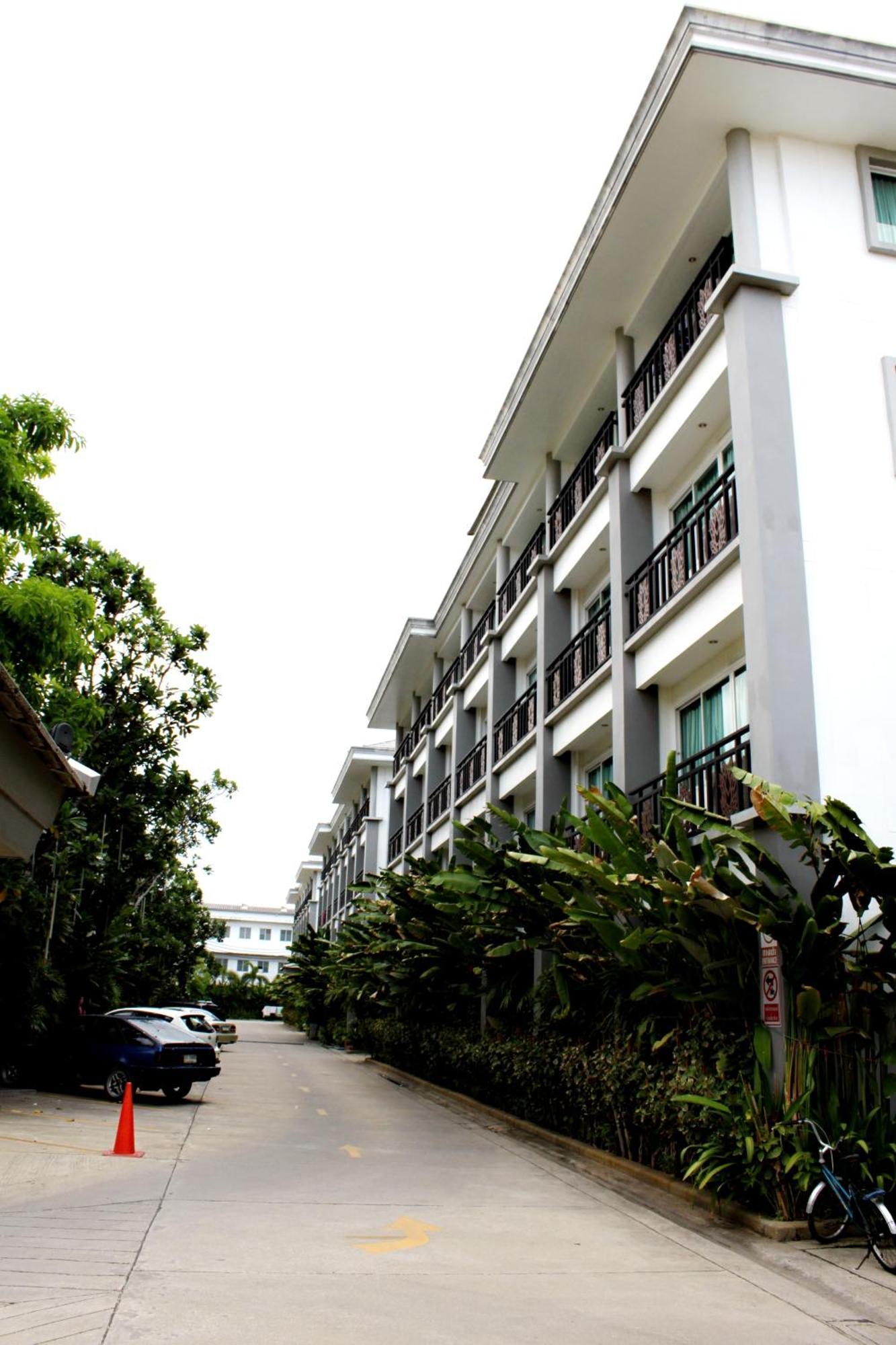 14 Resort Bangkok Extérieur photo