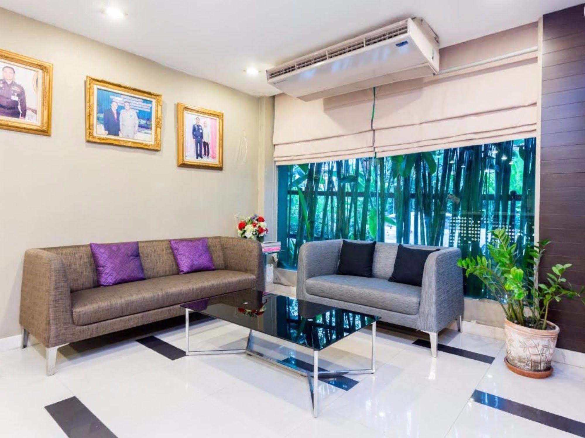 14 Resort Bangkok Extérieur photo